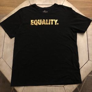 Nike EQUALITY Short Sleeve Shirt XL Black and Gold